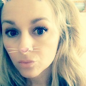 Meet your Posher, Cynthia